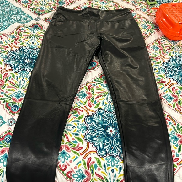 Pants - Leather leggings